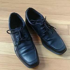 Boys dress shoe